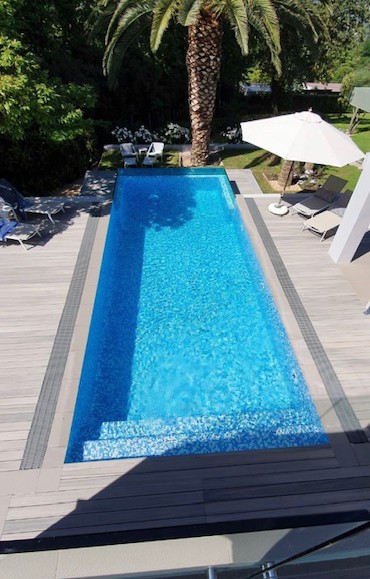 Infinity Glass Rim Flow Pool